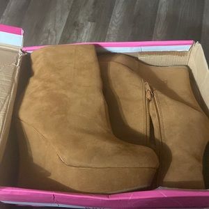 Womens tan heels